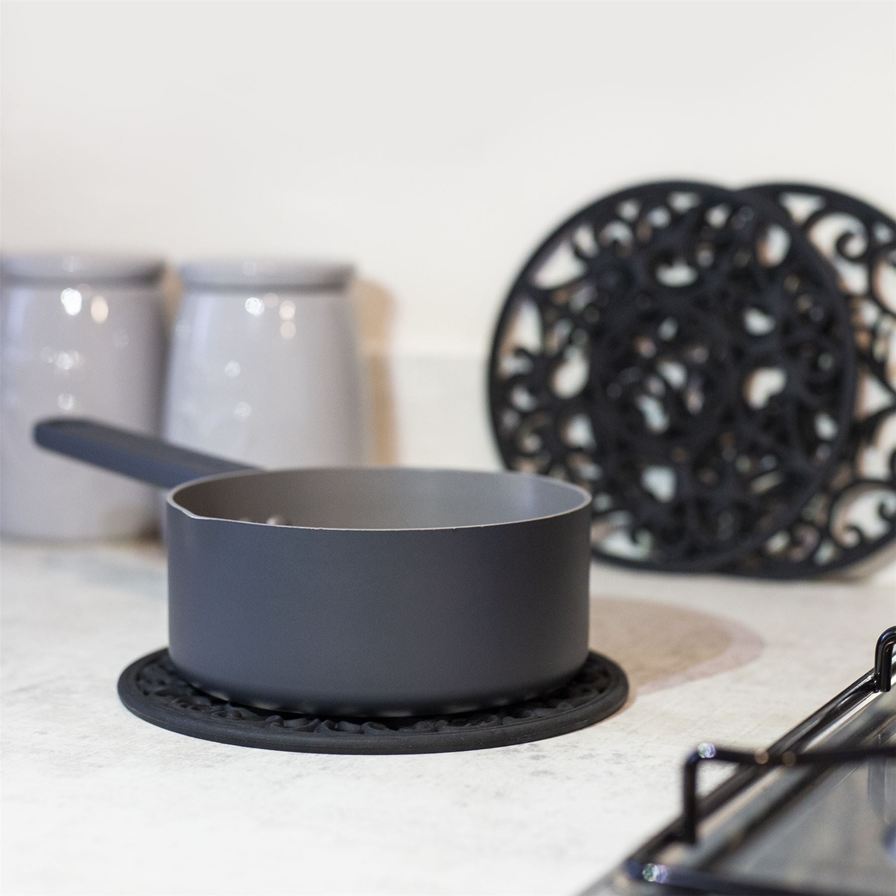 Silicone Trivets - Set of 3 Black | Pukkr