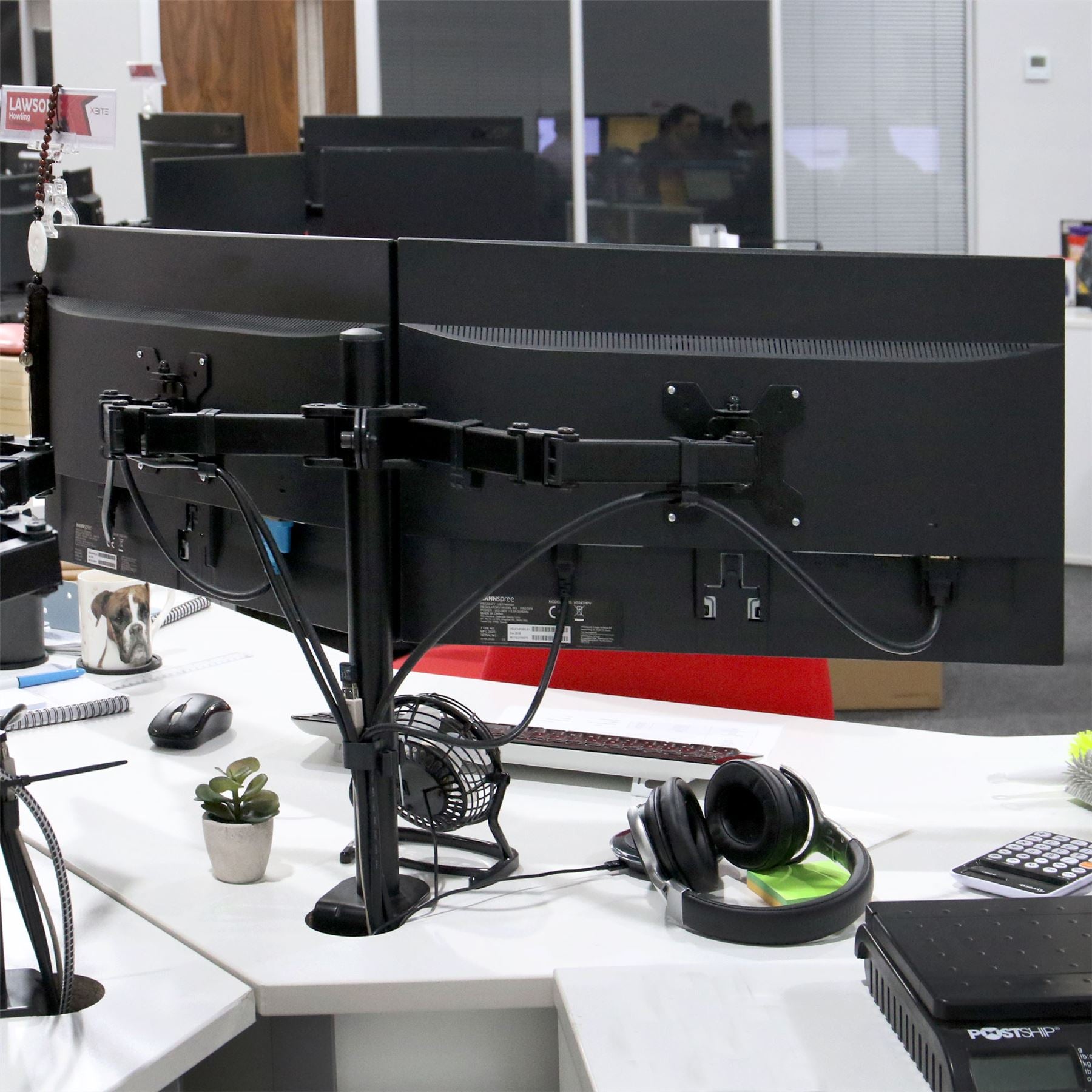 Dual Arm Monitor Bracket | M&W	