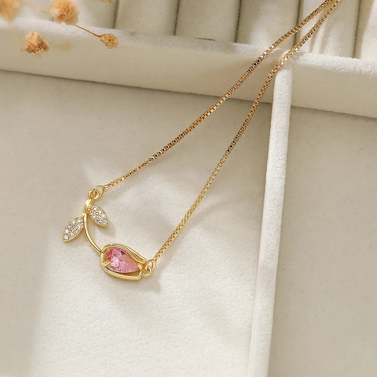 Cute Tulip Bracelet - Pink & White