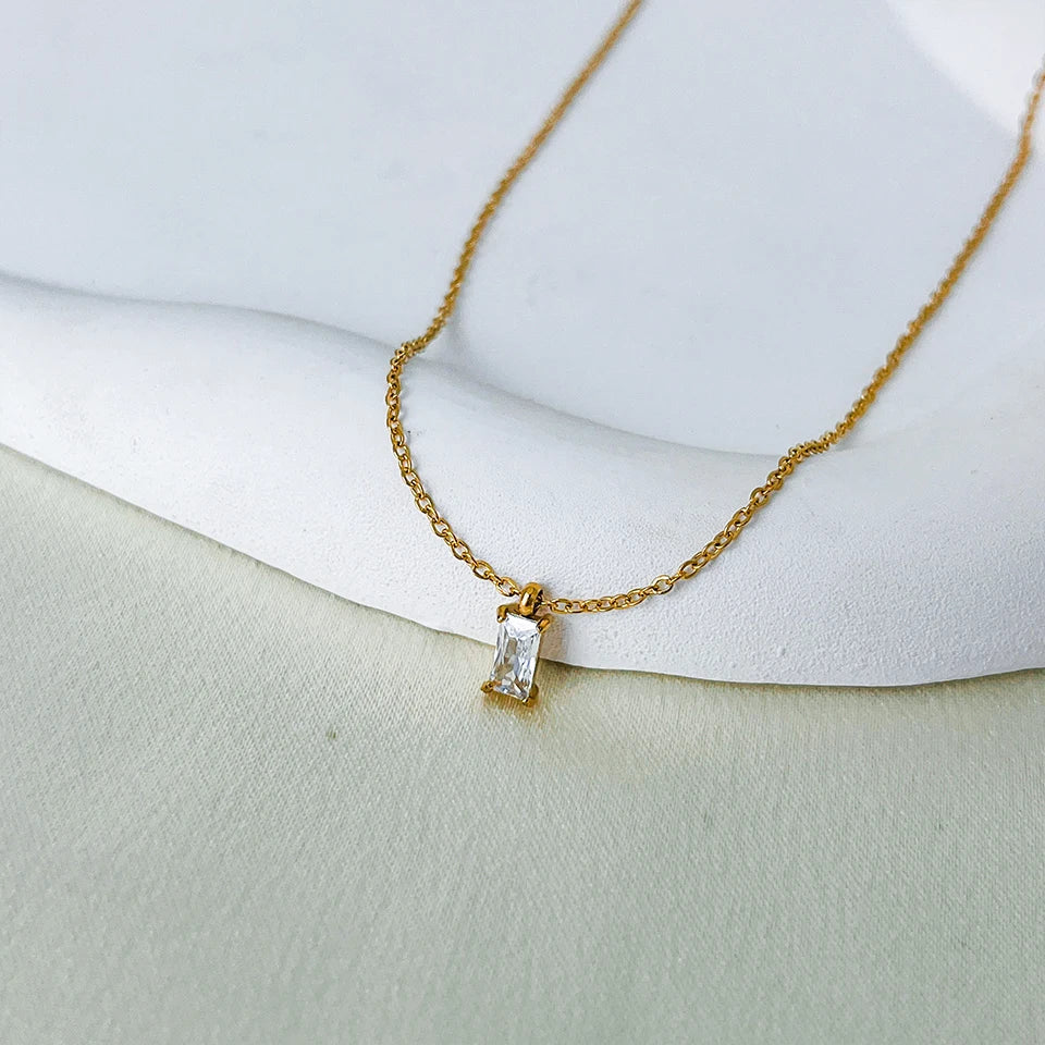 Elegant Rectangular Zirconia Pendant Necklace – Gold & Silver