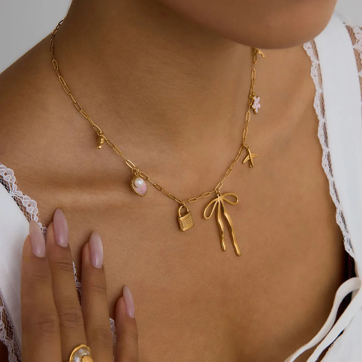 Charm Bow Necklace